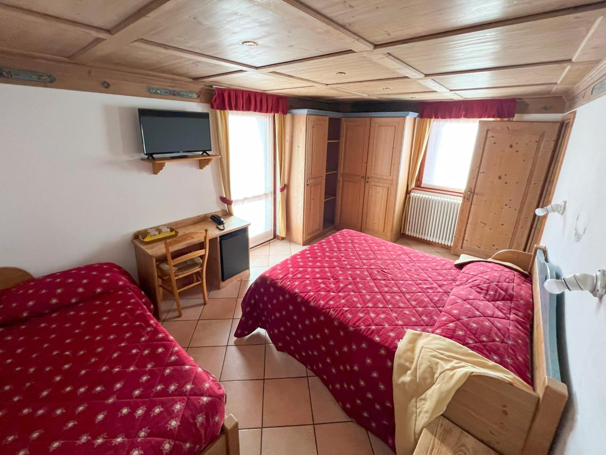 Hotel Residence Dahu Passo del Tonale Bilik gambar
