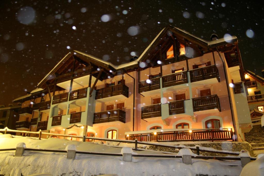 Hotel Residence Dahu Passo del Tonale Luaran gambar